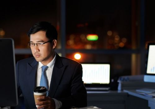 畢業10年才發現,法學生選擇律師事務所和公務員,差距一目了然